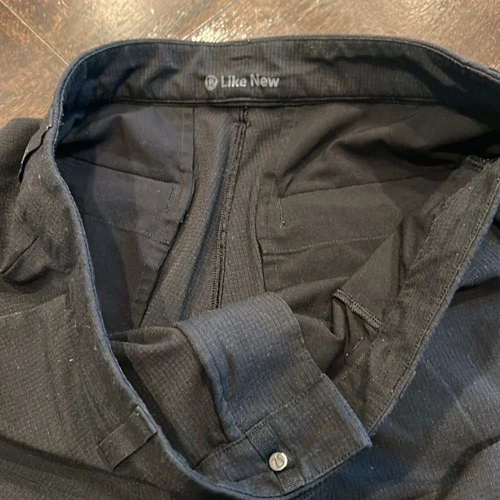 LULULEMON Commission Slim-Fit Pant 32” Black Waffle Pants